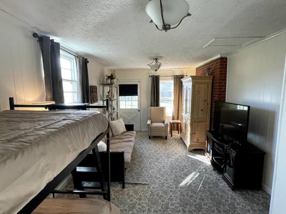 The Bourbon & Horse Country Epicenter Frankfort Exterior foto